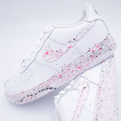 Nike Air Force 1 custom paint splash rose et noir peinte à la main