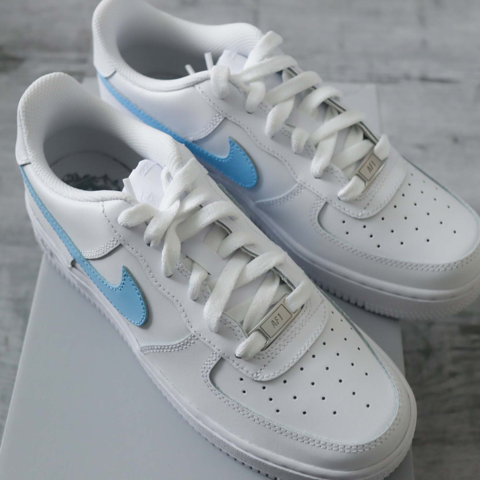 nike air force 1 custom pour femme sneakers personnalisées bleu turquoise af1 pastel enfants