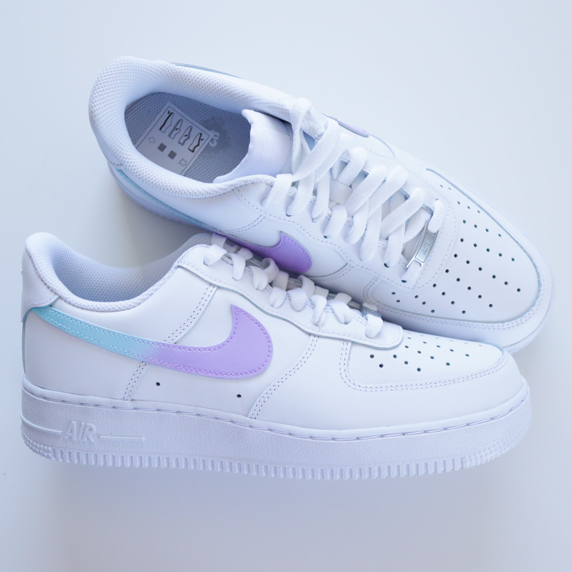 nike air force 1 custom pastel af1 dégradé lila et bleu clair nike turquoise baskets custom femme