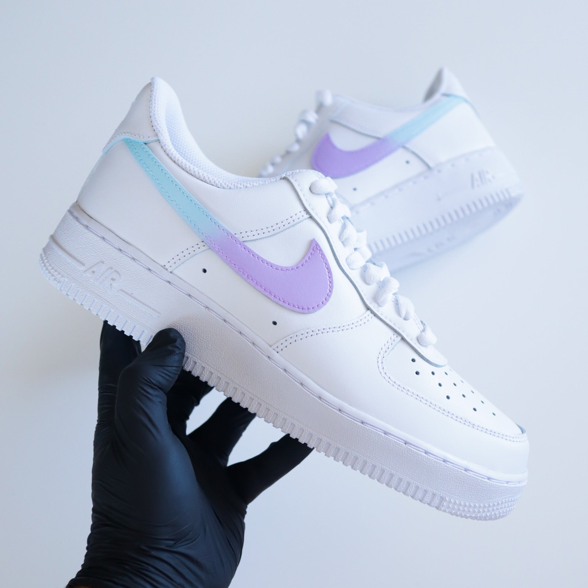 nike air force 1 custom pastel af1 dégradé lila et bleu clair nike turquoise baskets custom femme