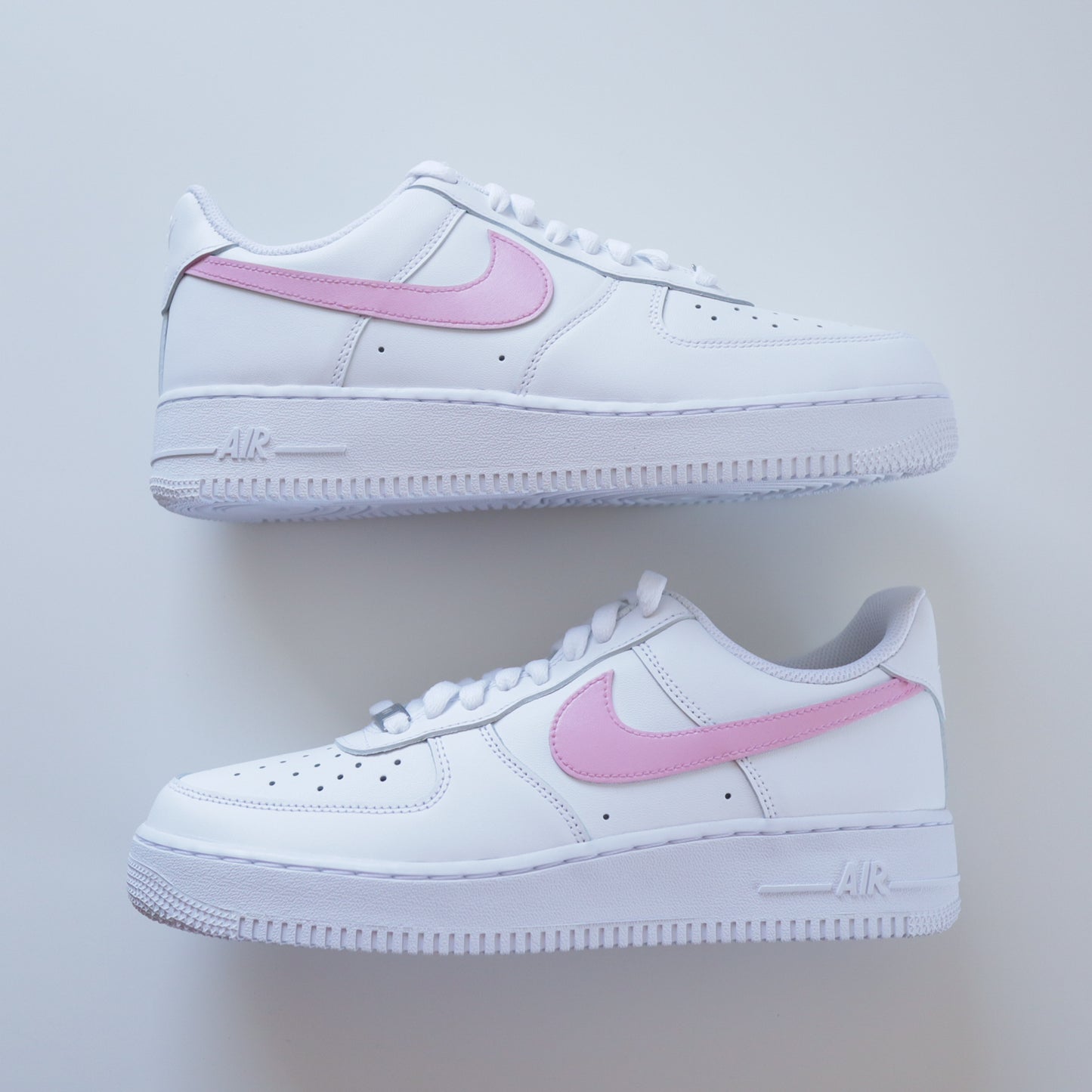 nike air force 1 rose pastel baskets custom barbie pour femme et enfants sneakers personnalisées