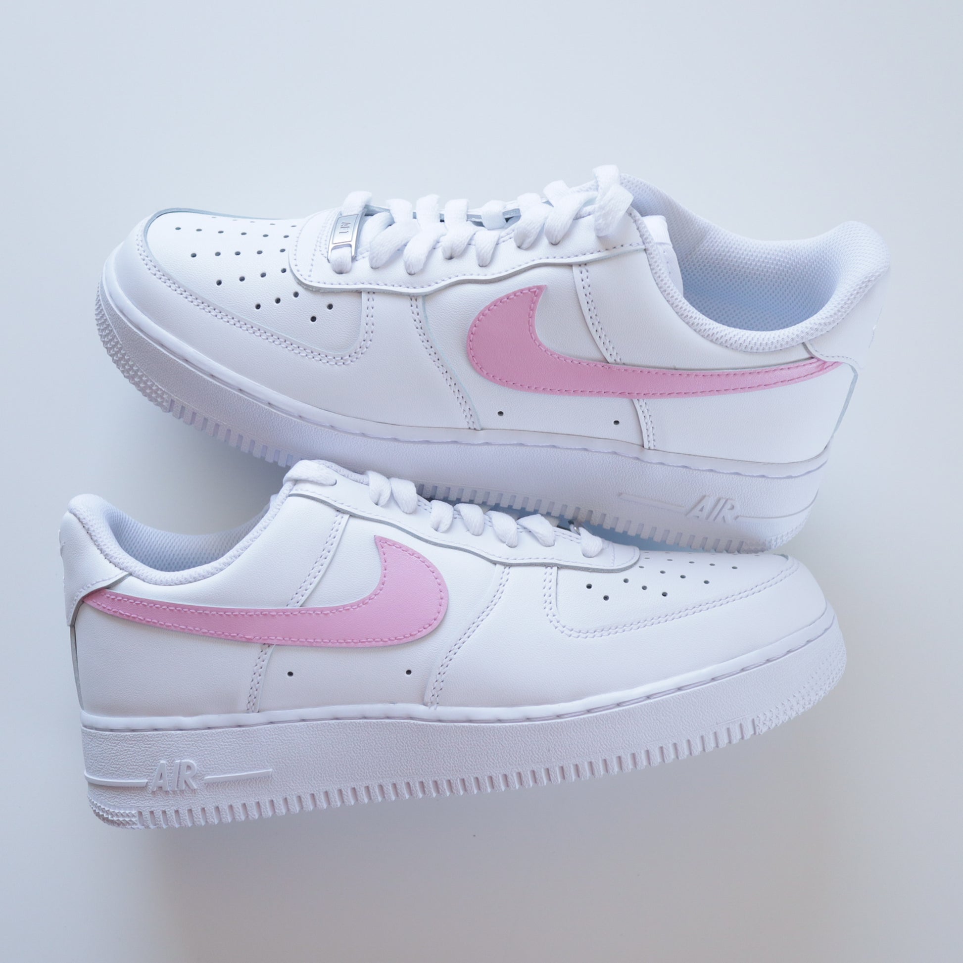 nike air force 1 rose pastel baskets custom barbie pour femme et enfants sneakers personnalisées