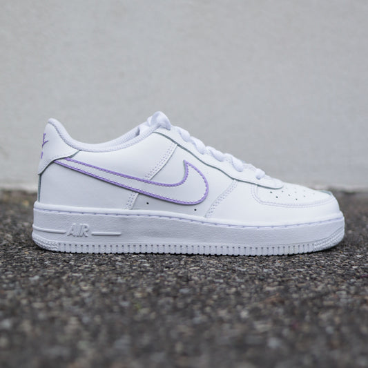Nike Air Force 1 custom blanche avec Swoosh violet pastel nike pastel pour femme air force custom pas cher baskets custom pas cher
