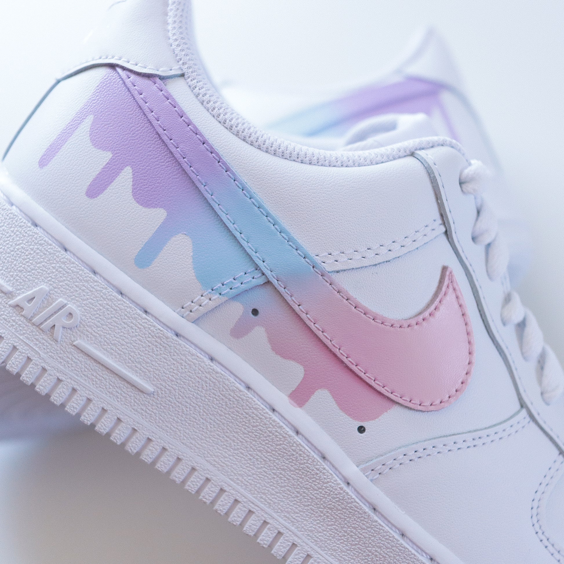 nike air force 1 custom rainbow drip sneakers custom pour femme af1 rose pastel baskets personnalisable lila violet eut turquoise af1 custom