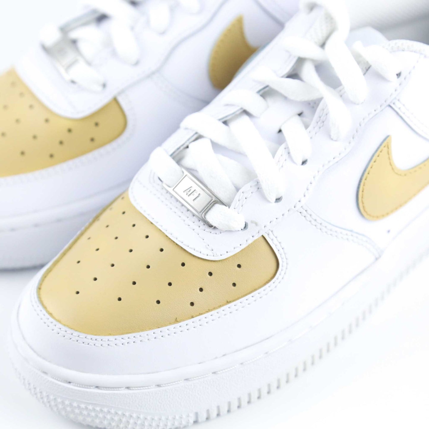 nike air force 1 custom beige sable baskets custom pour femme sneakers personnalisable af1 pastel