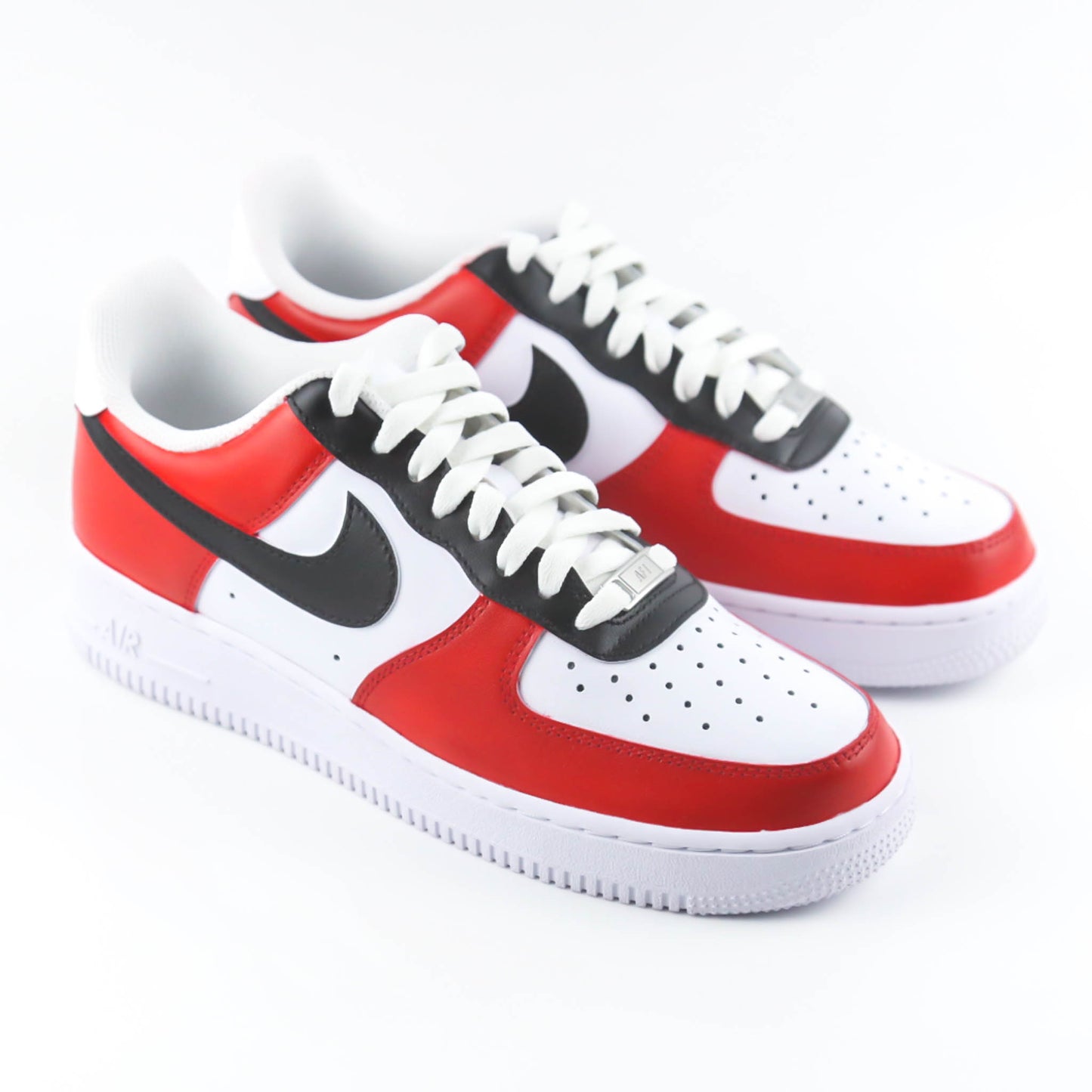 nike air force 1 custom chicago bulls baskets personnalisées rouge et noir sneakers custom af1 nba pour homme jordan pippen rodman