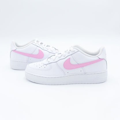 nike air force 1 custom femme swoosh rose bonbon cuir blanc baskets personnalisées girly streetwear coloré
