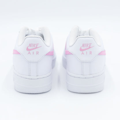 nike air force 1 custom femme swoosh rose bonbon cuir blanc baskets personnalisées girly streetwear coloré