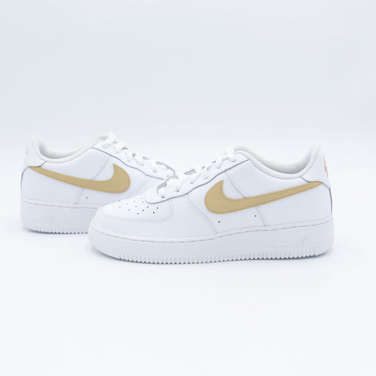 nike air force 1 custom femme swoosh beige sable cuir blanc baskets personnalisées ton naturel chic streetwear