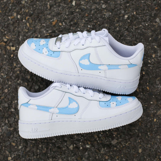nike air force 1 custom bleu turquoise baskets custom dessin nuages pour femme sneakers customisé made in france
