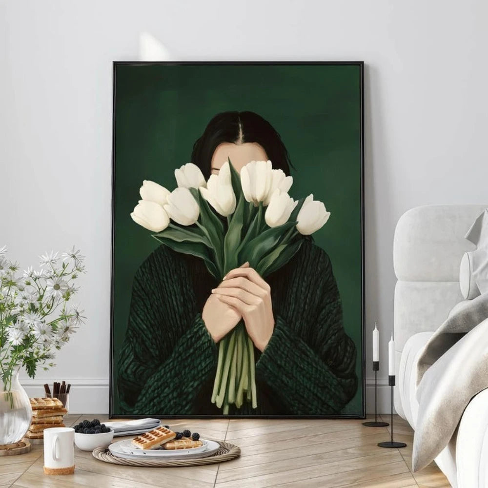 Affiche murale minimaliste femme cachant son visage derrière un bouquet de tulipes blanches – art botanique moderne