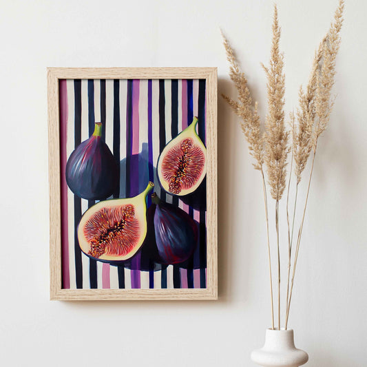 Affiche bohème scandinave représentant des figues violettes sur fond graphique à rayures, décoration murale moderne et naturelle.